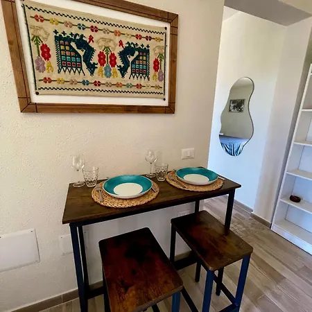 מלון Domus De Janas Lu Lioni