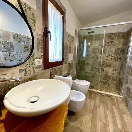 Hotel Domus De Janas Lu Lioni